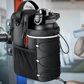 bolsa crossbody com base magnética que segura sua garrafa, celular e mais — enquanto você foca no treino.